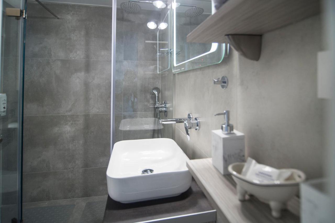 Urban Chic Luxury At The City Center Каламата Екстер'єр фото
